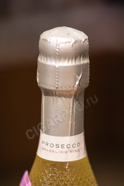 Логотип на колпачке игристого вина Фрешенет Просекко DOC 0.2л