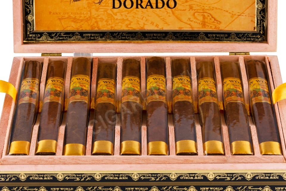 AJ Fernandez New World Dorado Corona