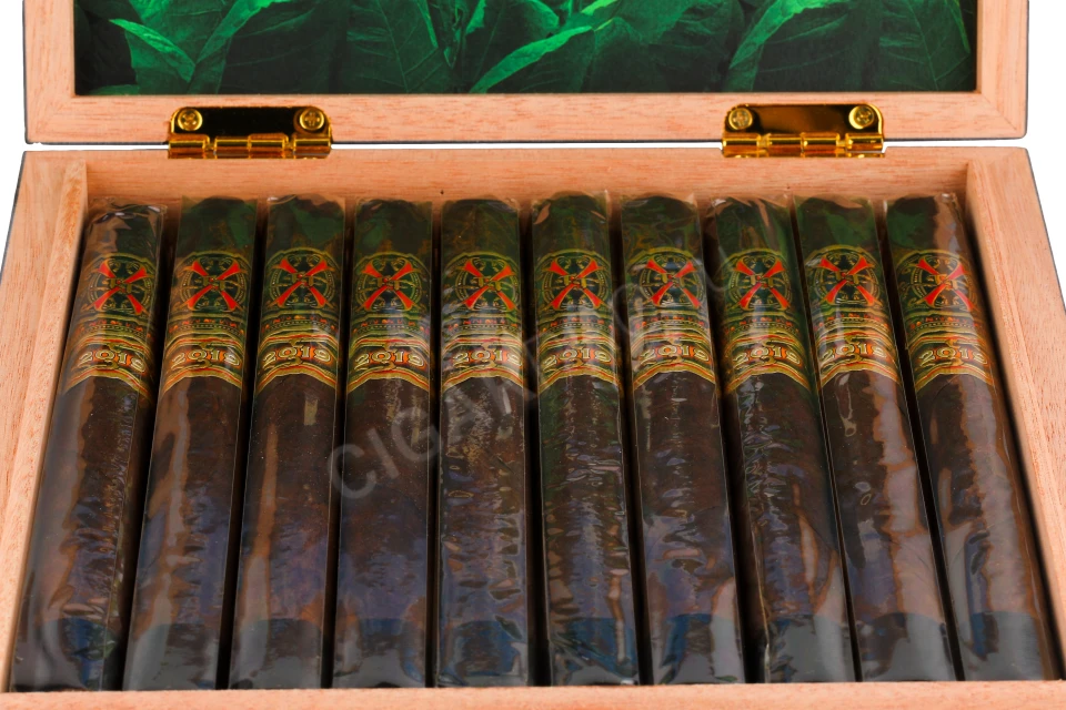 Arturo Fuente FFOX Fuente Fuente Opus Х Heaven and Earth Rare Black Double Corona