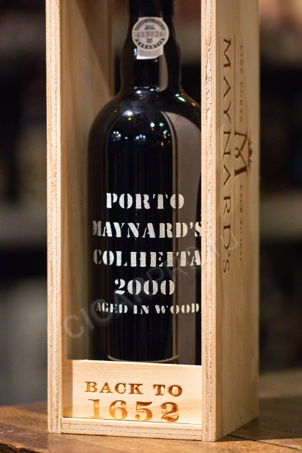 Maynards Porto Colheita 2000 Портвейн Майнардс Порто Колейта 2000г 0.75л в подарочной коробке