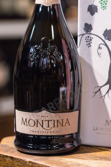 Montina Franciacorta Brut Игристое вино Монтина Франчакорта Брют 0.75л в подарочной упаковке