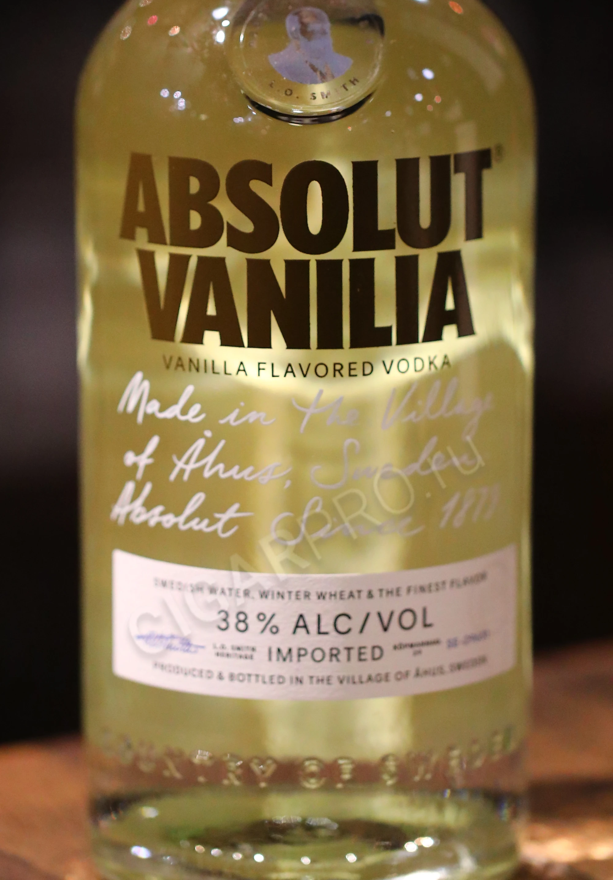 Водка Absolut Vanilia 0.7 купить Водку Абсолют Ваниль цена | Cigar Pro