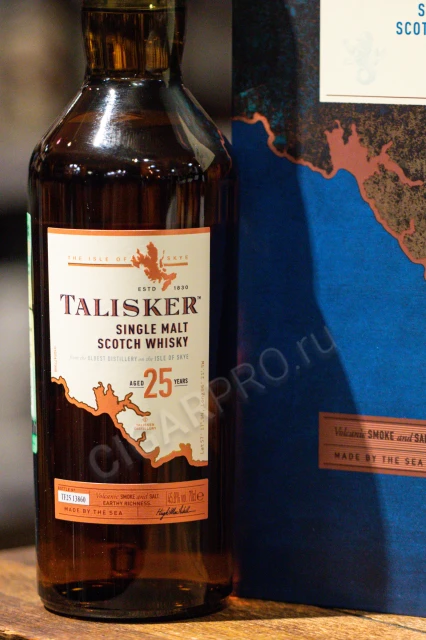 Talisker 25 years old Виски Талискер 25 лет 0.7л в подарочной упаковке