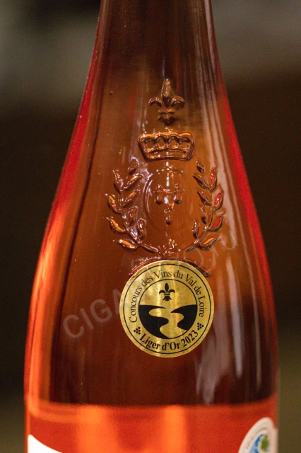 Логотип на бутылке вина Ле Кав Де Ля Луар Элизис Розе д' Анжу 0.75л