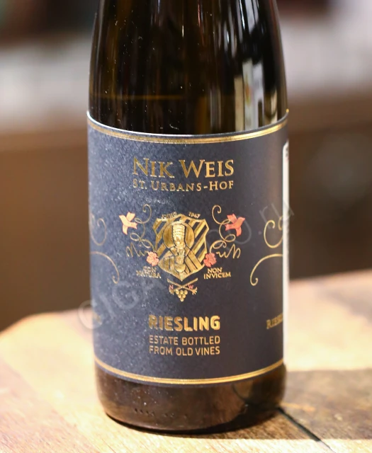 Этикетка Вино Nik Weis Riesling Old Vines Mosel 0.75л