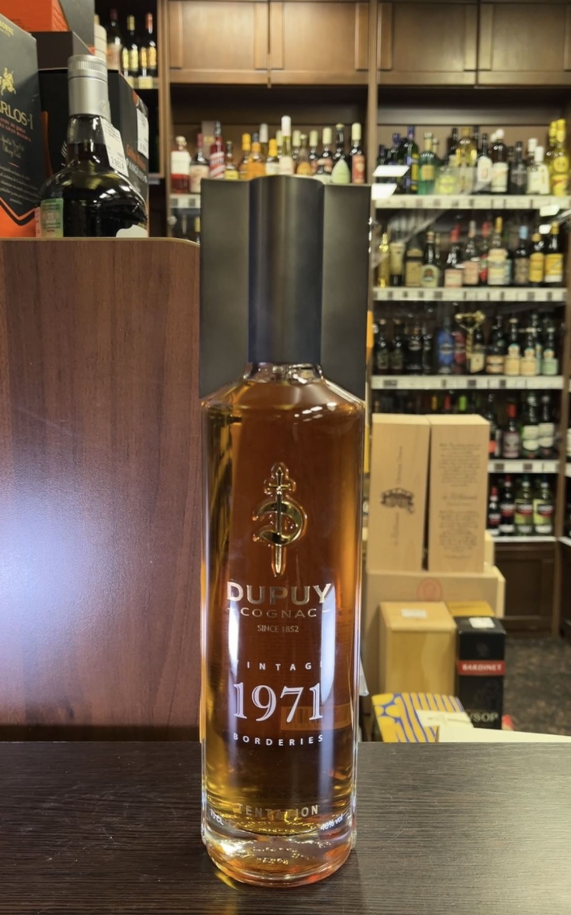 Cognac Dupuy 1971 years Коньяк Дюпаи 1971г 0.7л в подарочной упаковке