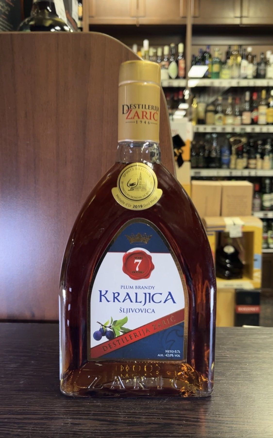 Zaric Kraljica Plum Ракия Зарич Кралица Сливовица 0.7л