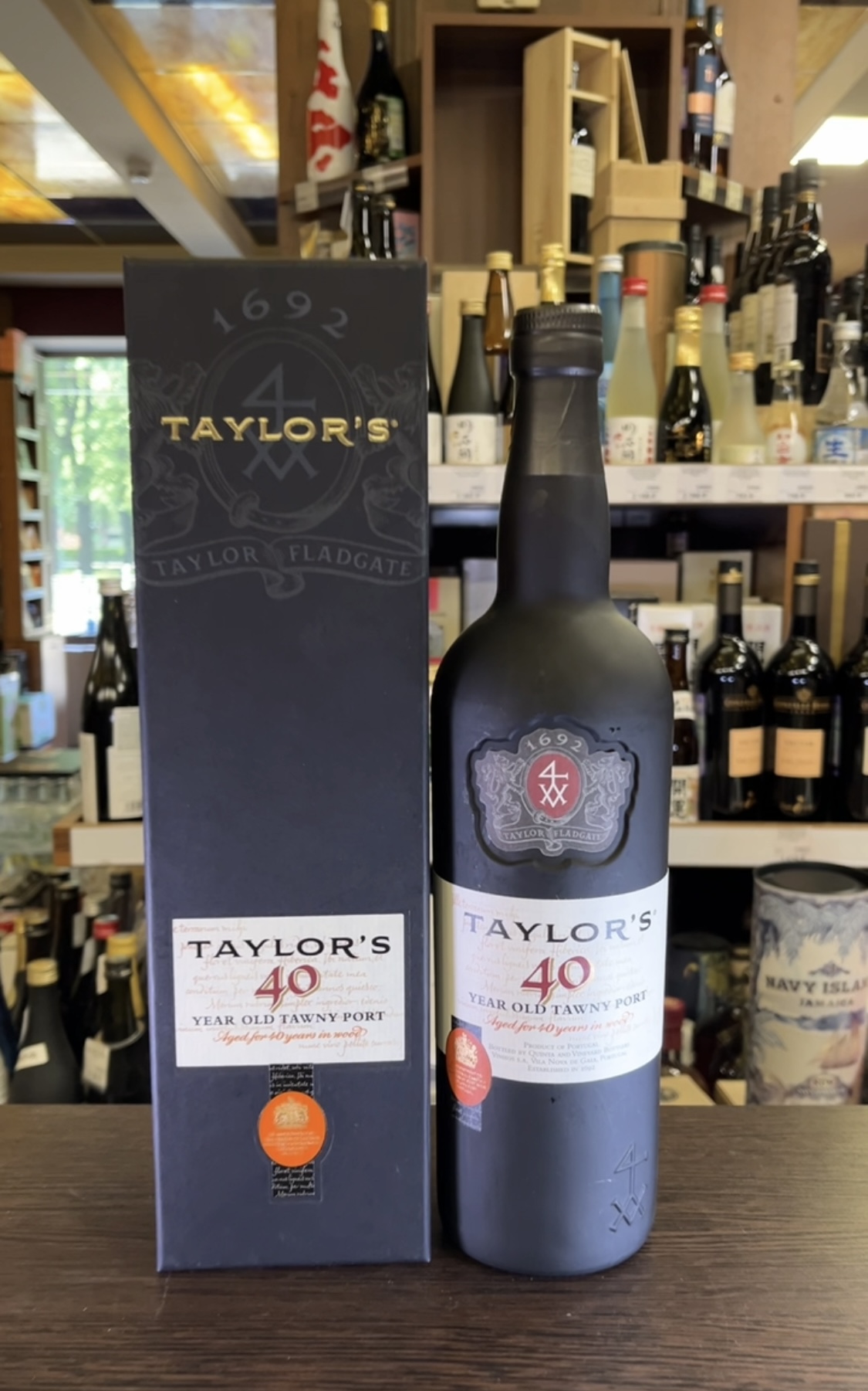 Taylors Tawny Port 40 Yo Портвейн Тэйлорс Тони Порт 40 лет 0.75л в подарочной упаковке