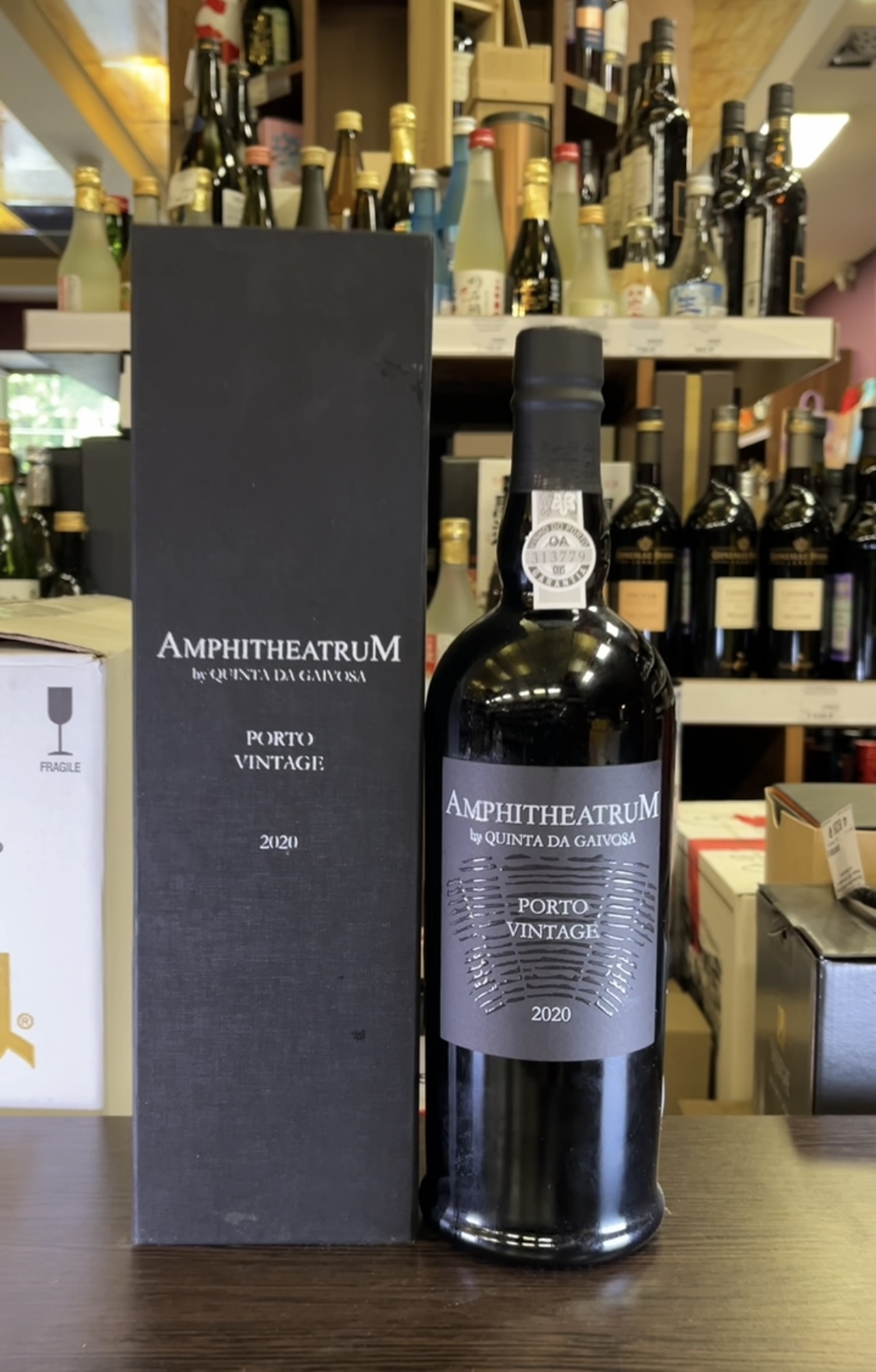 Видео Amphitheatrum by Quinta da Gaivosa Porto Vintage 2020 Портвейн Амфитеатрум Порто Винтаж 2020 года 0.75л в подарочной упаковке